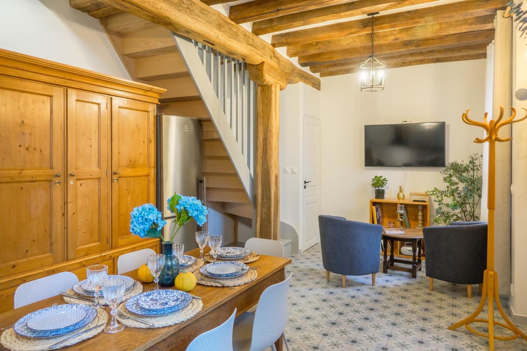 Domaine De Charme Au Coeur D'Orleans Classe 3 Etoiles - Bords De Loire - 21 Couchages Avec Parkings Prives エクステリア 写真